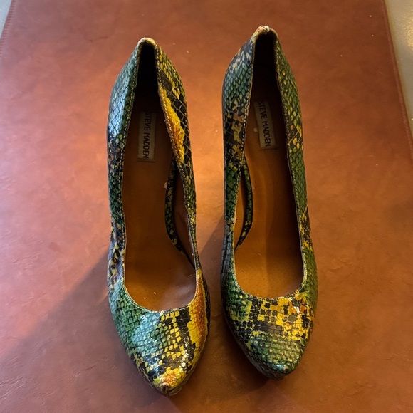 Steve Madden Multicolor Snake Print Heels - Picture 1 of 14